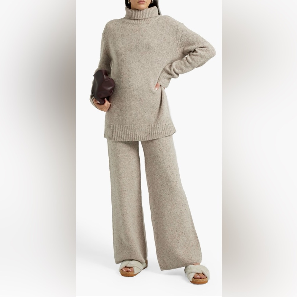 Joseph Elegant Beige Women's Knit (set) #M00